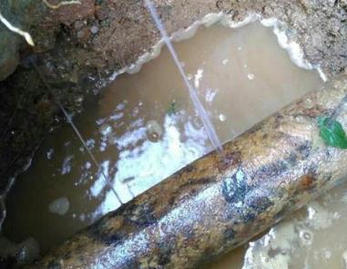 齐齐哈尔市楼顶渗水维修公司分享下地暖漏水的原因及检测方法。